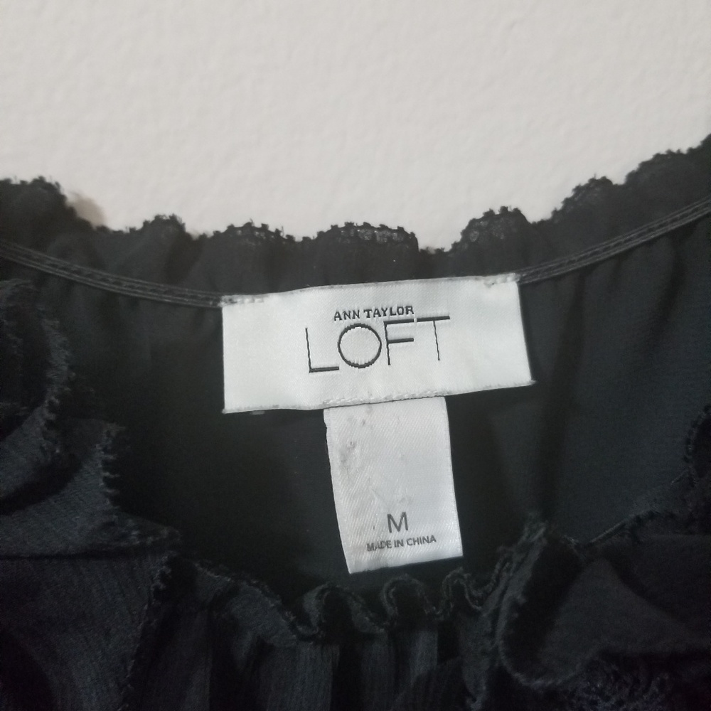 Ann Taylor - LOFT gorgeous blouse - Picture 2 of 4